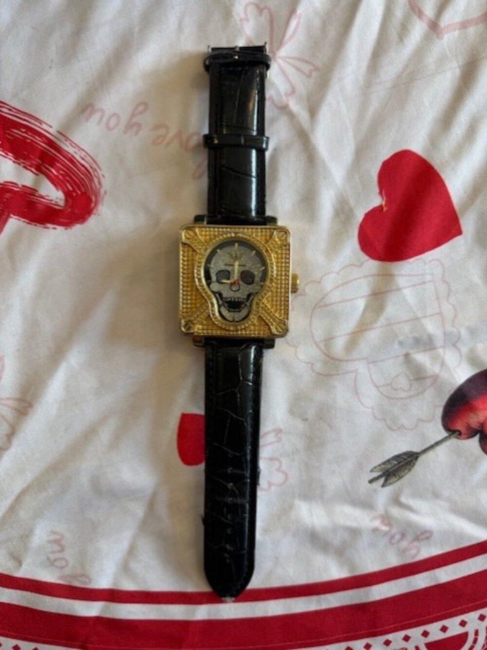 Diamond King Gold Skull Watch